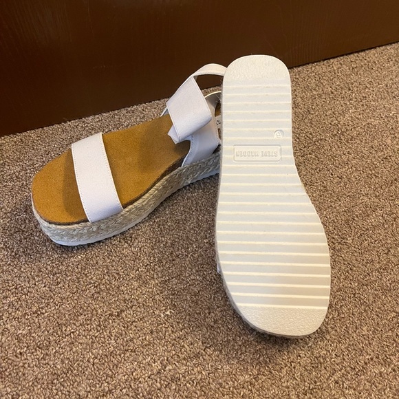 Women’s sandals - Picture 2 of 2